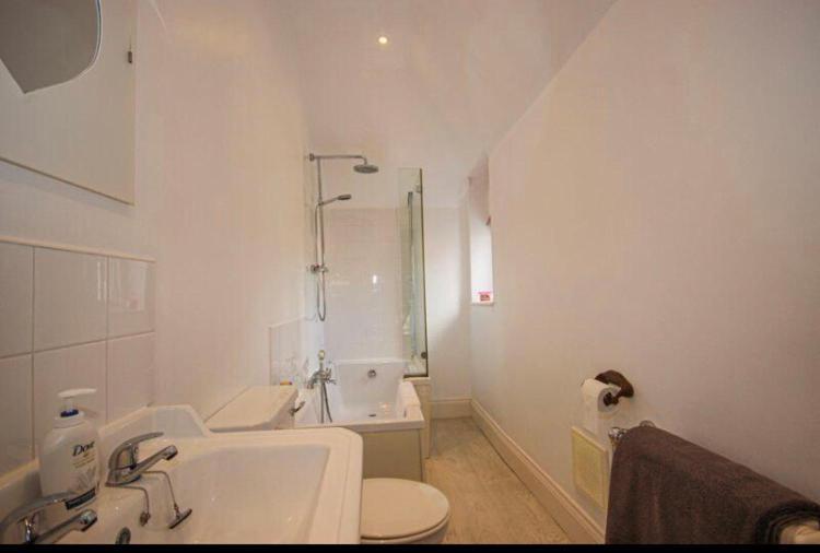 Light And Airy Central Lyme Regis Appartment With Parking Extérieur photo